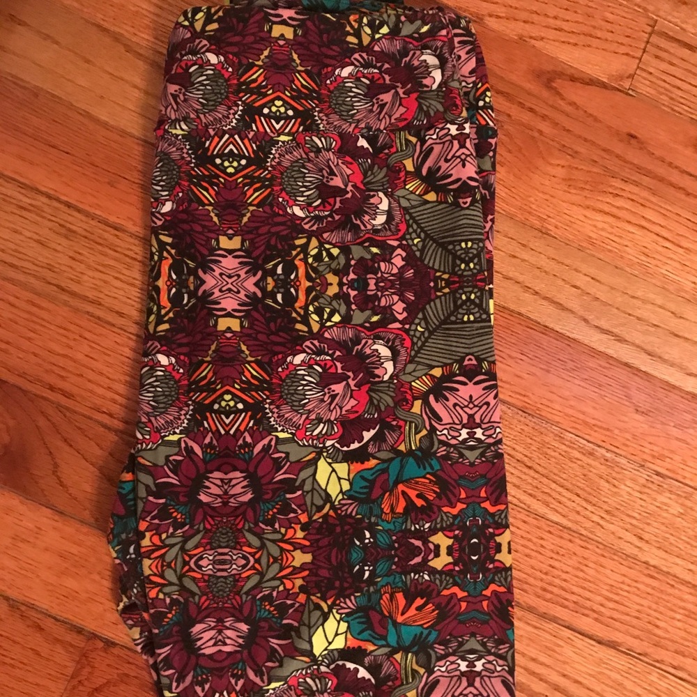 Lularoe Tc leggings that have been worn twice